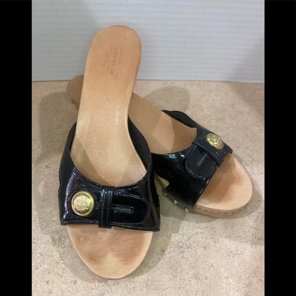 Coach clog style patent black leather strap size 6-.